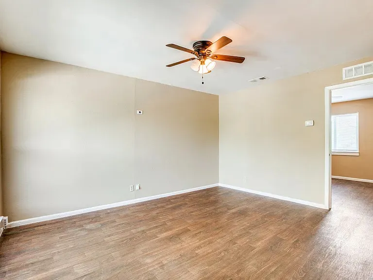 216 LUCAS ST STREET #6 San Antonio, TX 78209