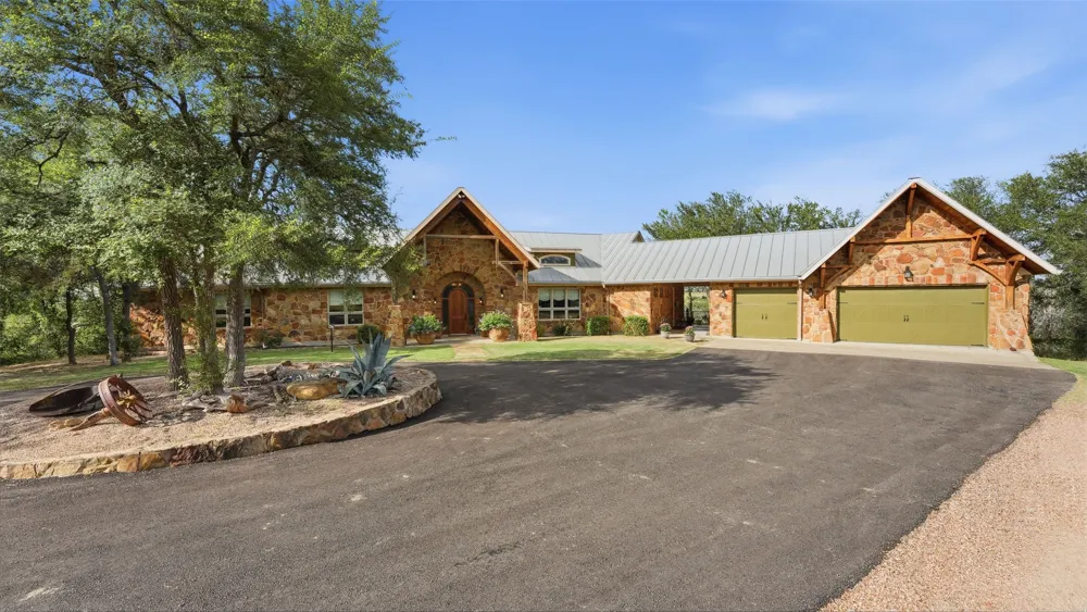 435 Placid Lane Lockhart, TX 78644