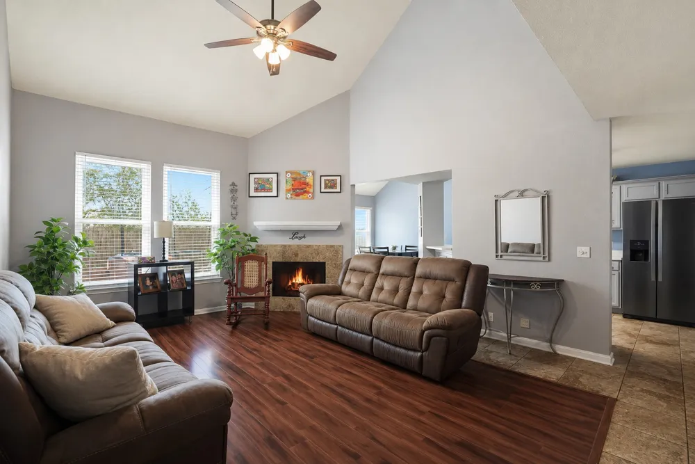 216 Sunshadow Drive Lockhart, TX 78644