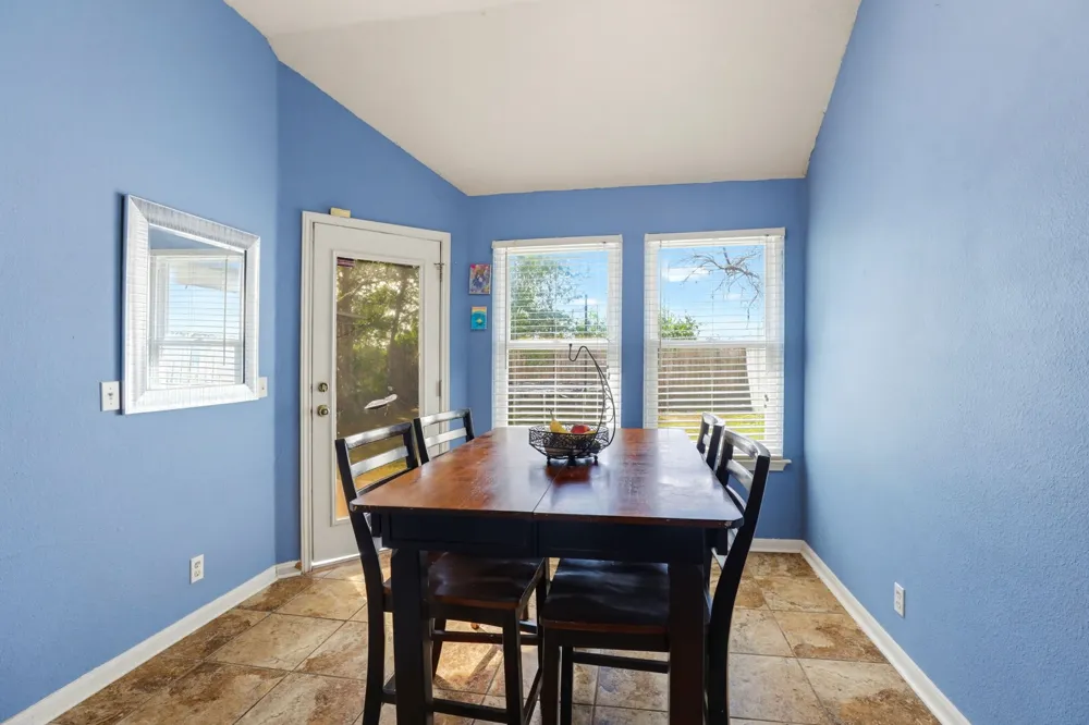 216 Sunshadow Drive Lockhart, TX 78644