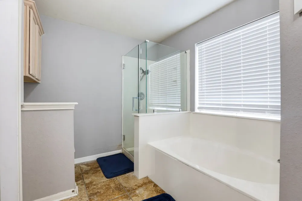 216 Sunshadow Drive Lockhart, TX 78644