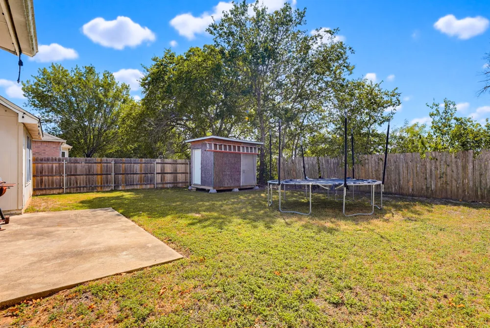 216 Sunshadow Drive Lockhart, TX 78644