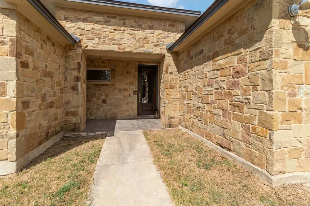 106 Kaapahu Drive Bastrop, TX 78602