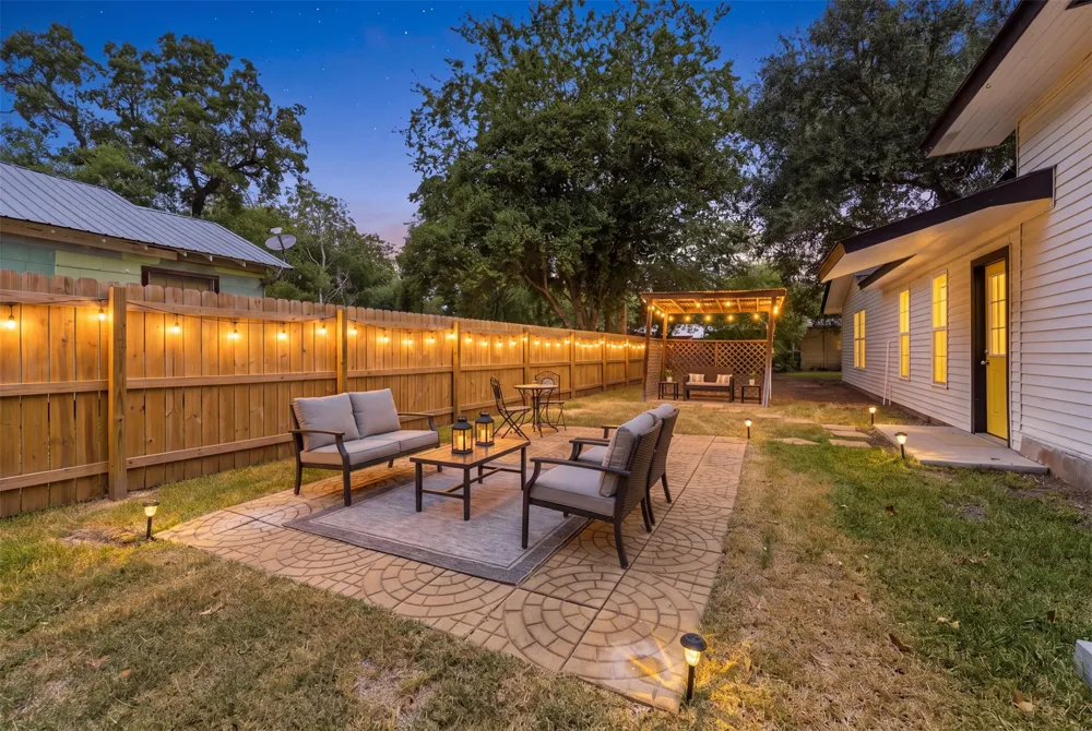 104 Bright Street Gonzales, TX 78629