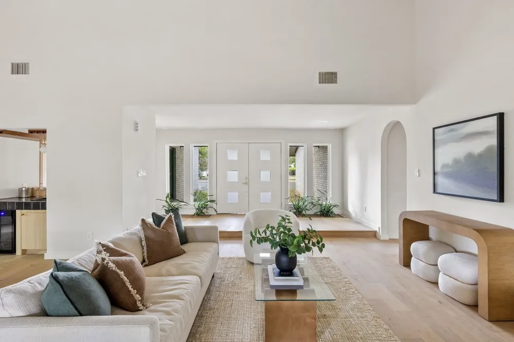 10707 Pinehurst Drive Austin, TX 78747
