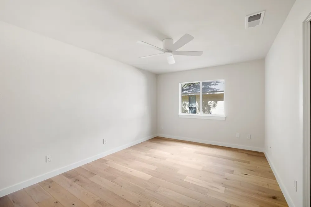 10707 Pinehurst Drive Austin, TX 78747