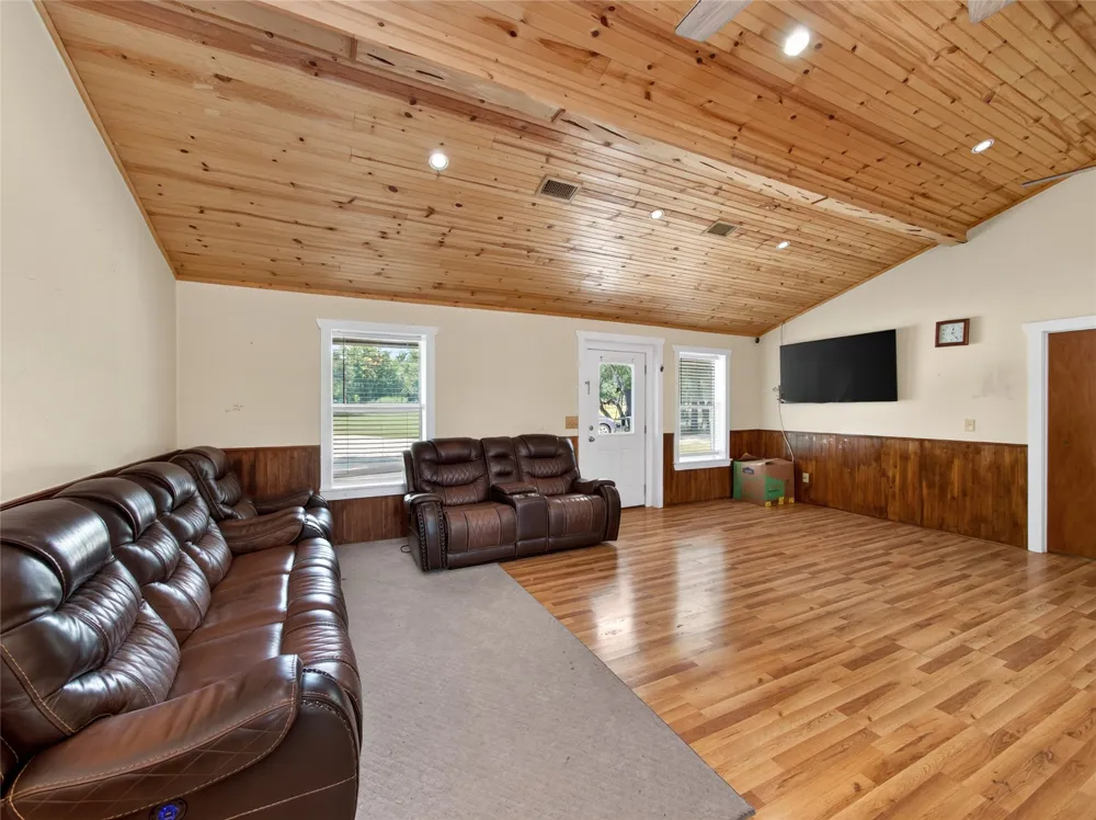1301 County Road 228 Florence, TX 76527