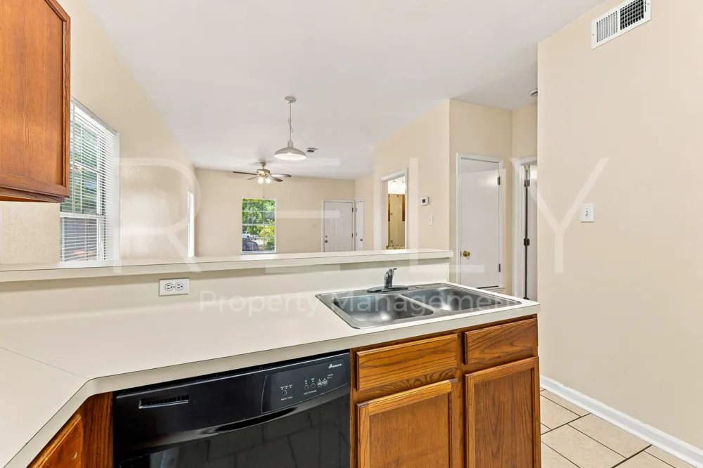 2908 Whisper Oaks Ln #B Georgetown, TX 78628