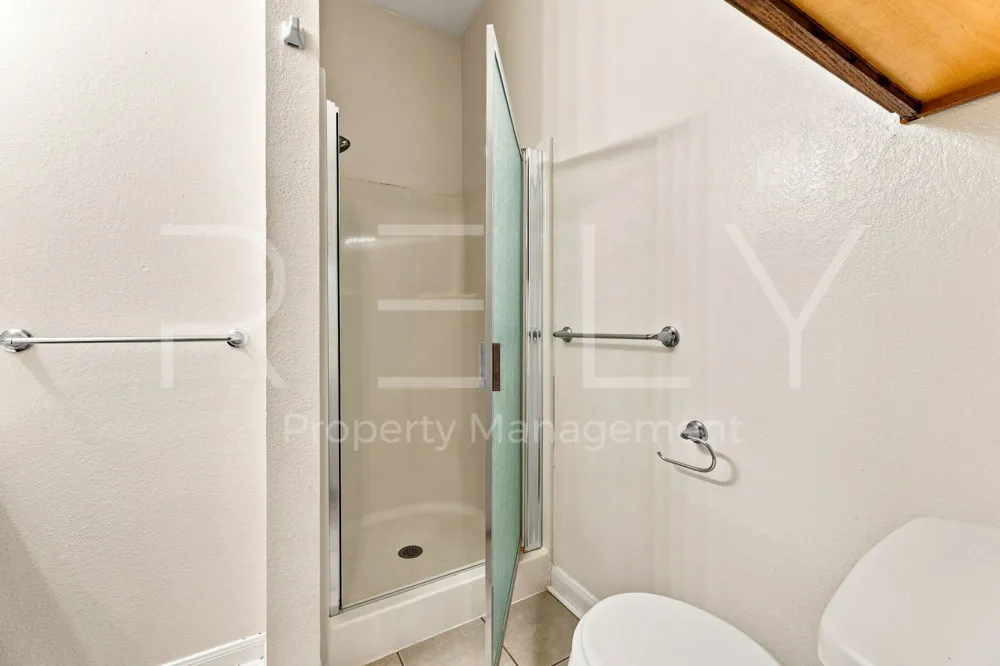 2908 Whisper Oaks Ln #B Georgetown, TX 78628