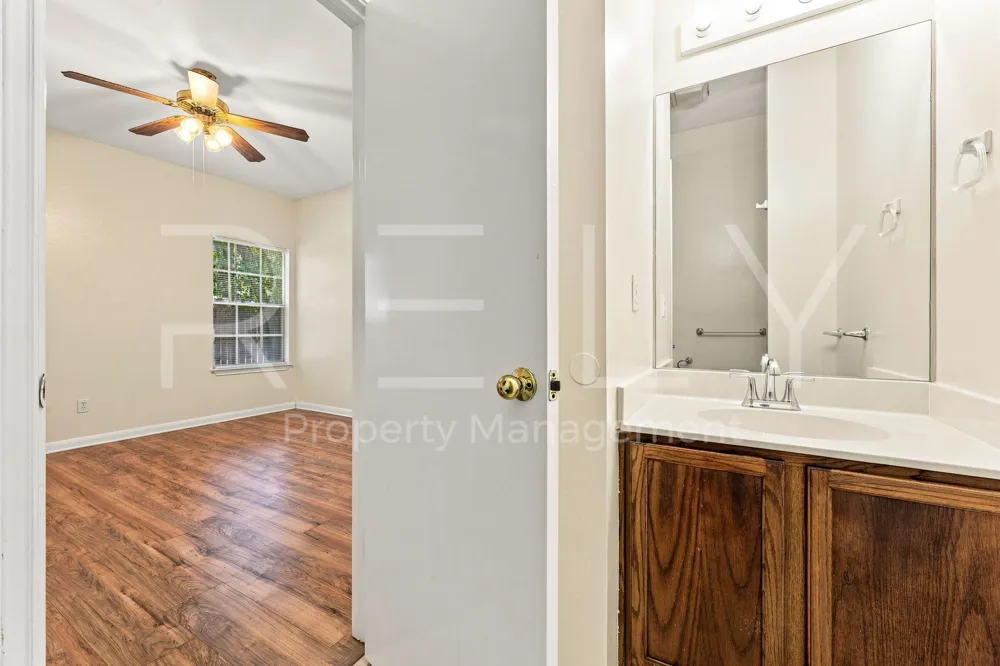 2908 Whisper Oaks Ln #B Georgetown, TX 78628