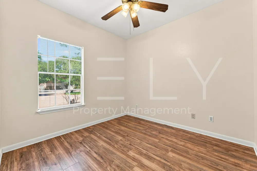2908 Whisper Oaks Ln #B Georgetown, TX 78628