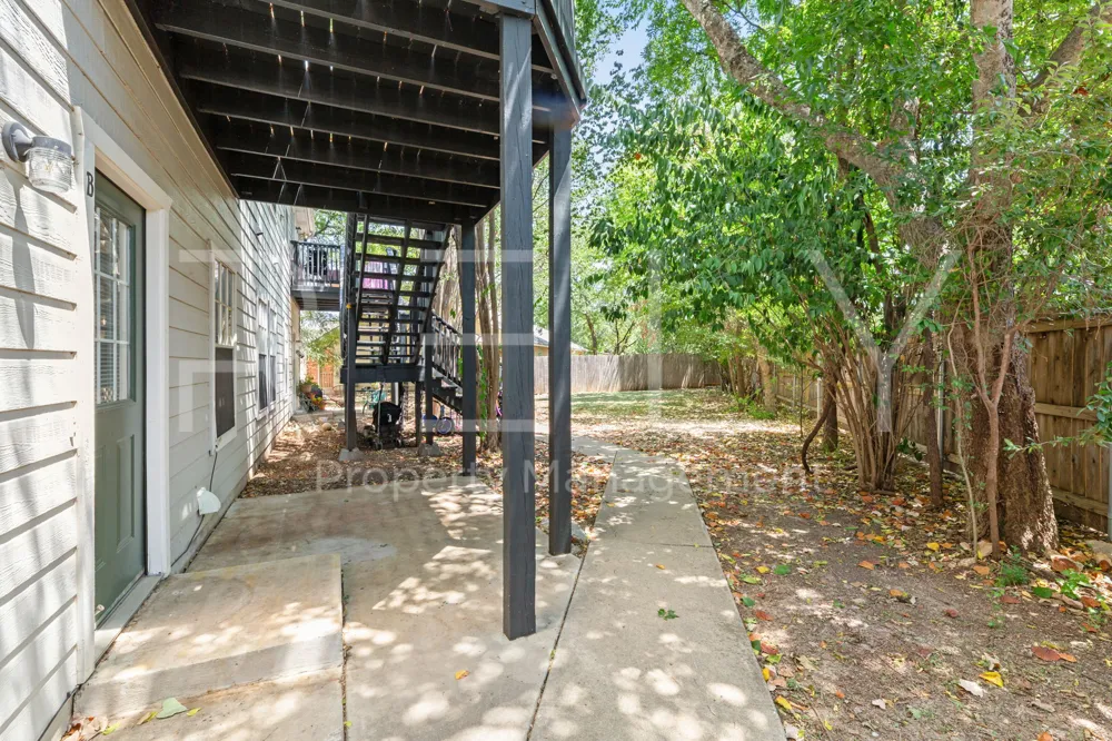 2908 Whisper Oaks Ln #B Georgetown, TX 78628