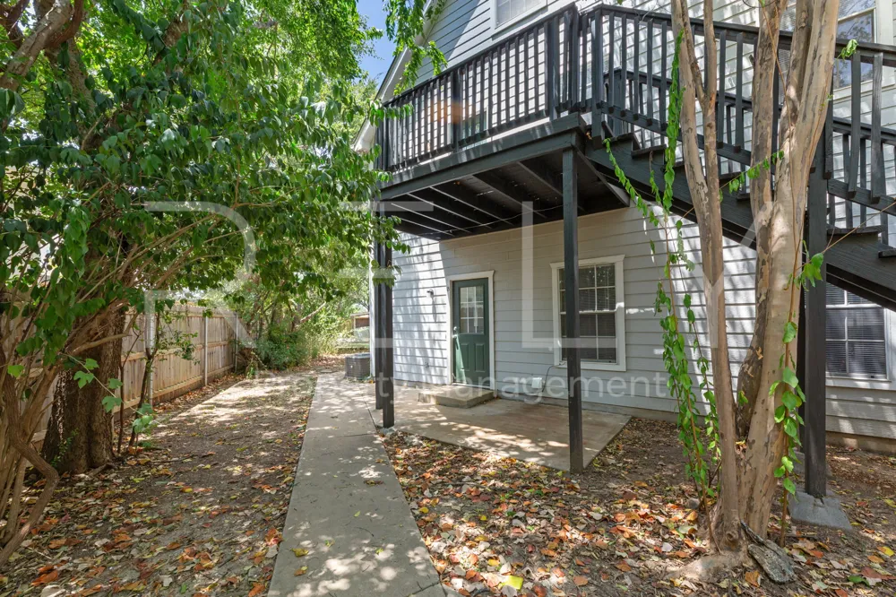 2908 Whisper Oaks Ln #B Georgetown, TX 78628