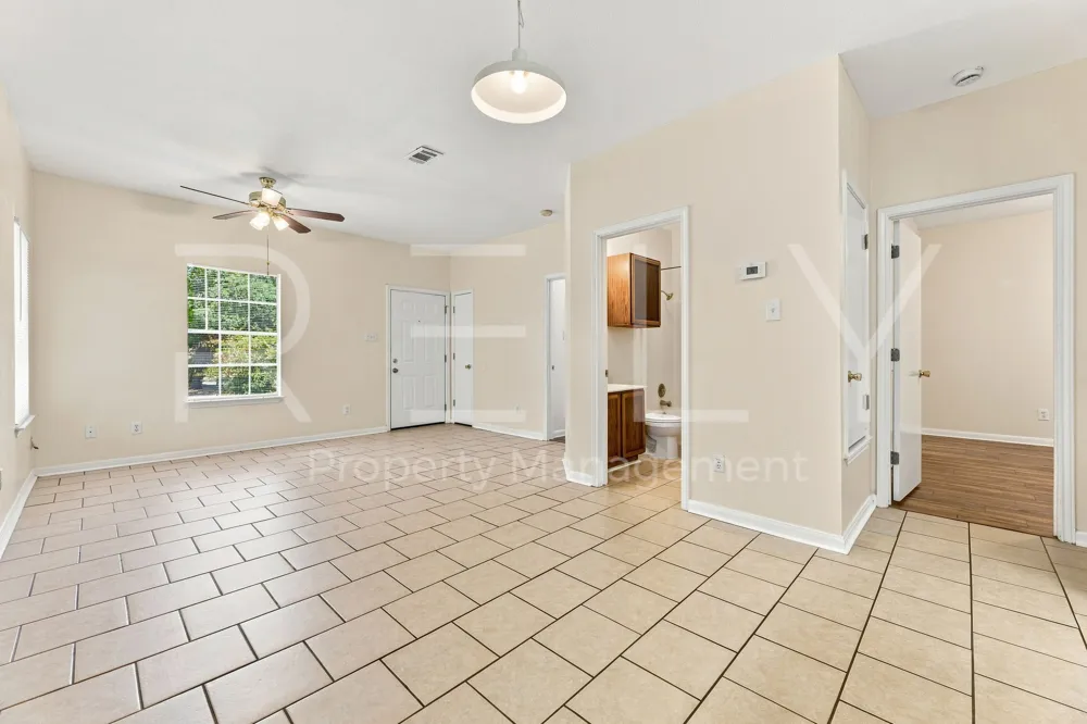 2908 Whisper Oaks Ln #B Georgetown, TX 78628
