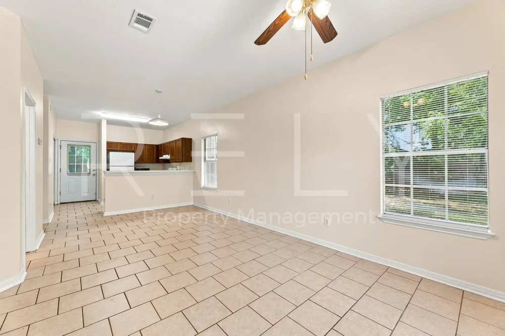 2908 Whisper Oaks Ln #B Georgetown, TX 78628