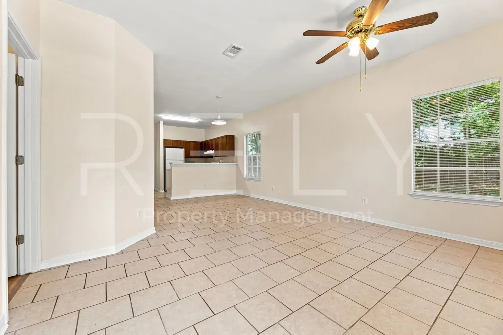 2908 Whisper Oaks Ln #B Georgetown, TX 78628