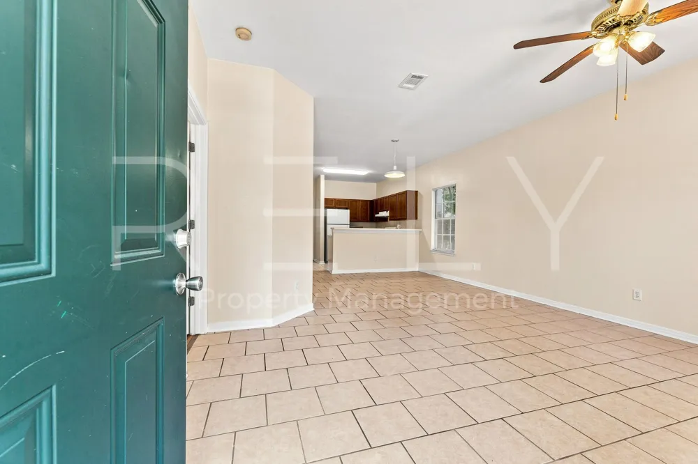 2908 Whisper Oaks Ln #B Georgetown, TX 78628