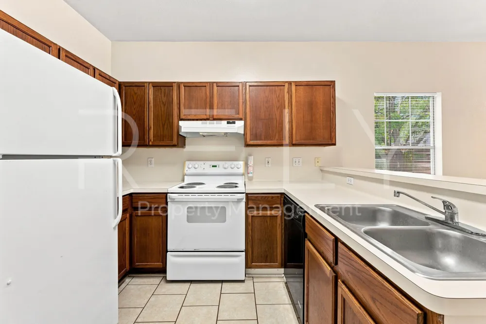 2908 Whisper Oaks Ln #B Georgetown, TX 78628