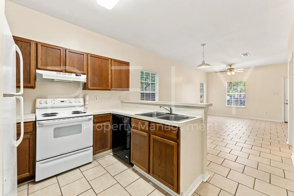 2908 Whisper Oaks Ln #B Georgetown, TX 78628