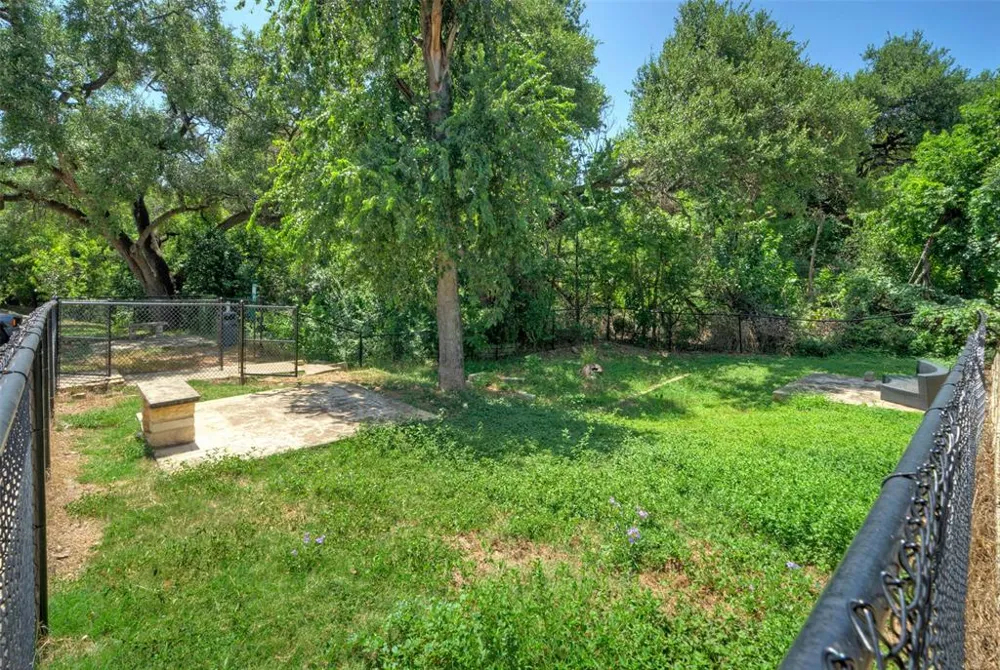 3204 Menchaca Road #104 Austin, TX 78704