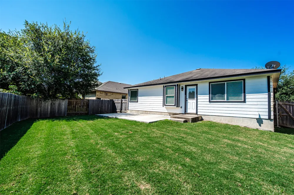 394 Verano Circle Kyle, TX 78640