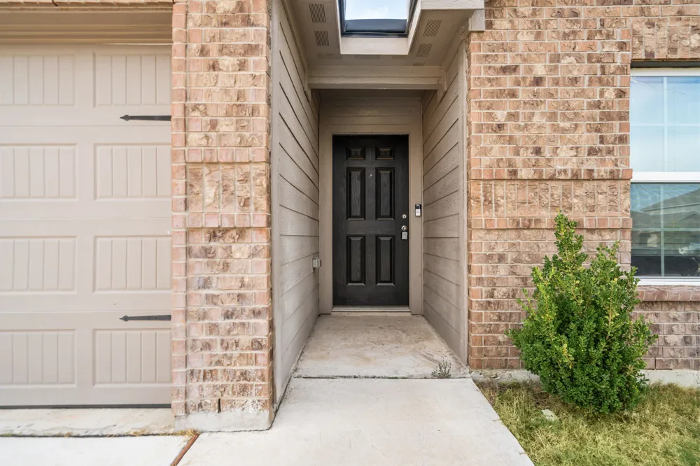 133 Dupont Pass Jarrell, TX 76537