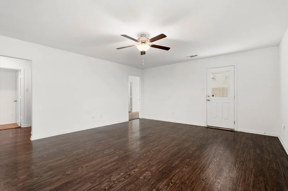 133 Dupont Pass Jarrell, TX 76537