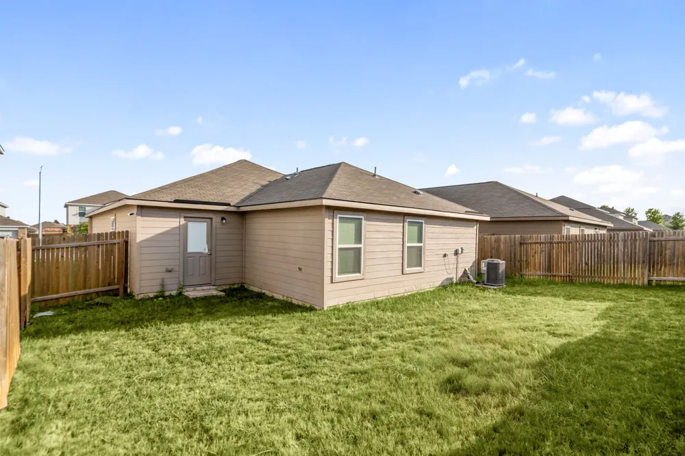 133 Dupont Pass Jarrell, TX 76537