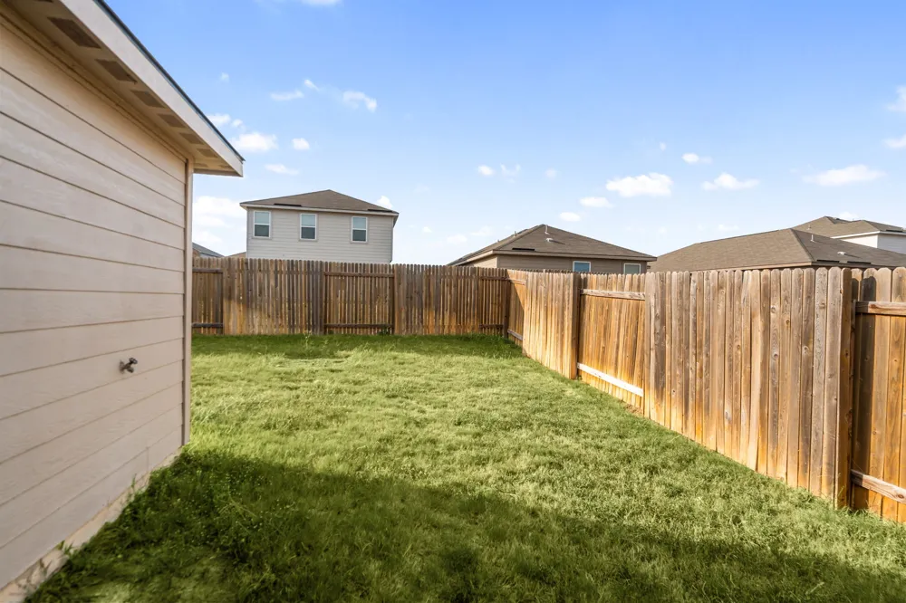 133 Dupont Pass Jarrell, TX 76537