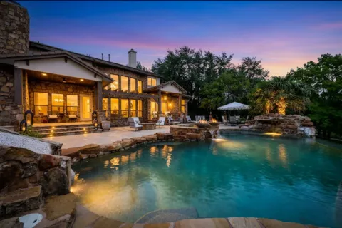 1801 Eagles Glen Cove