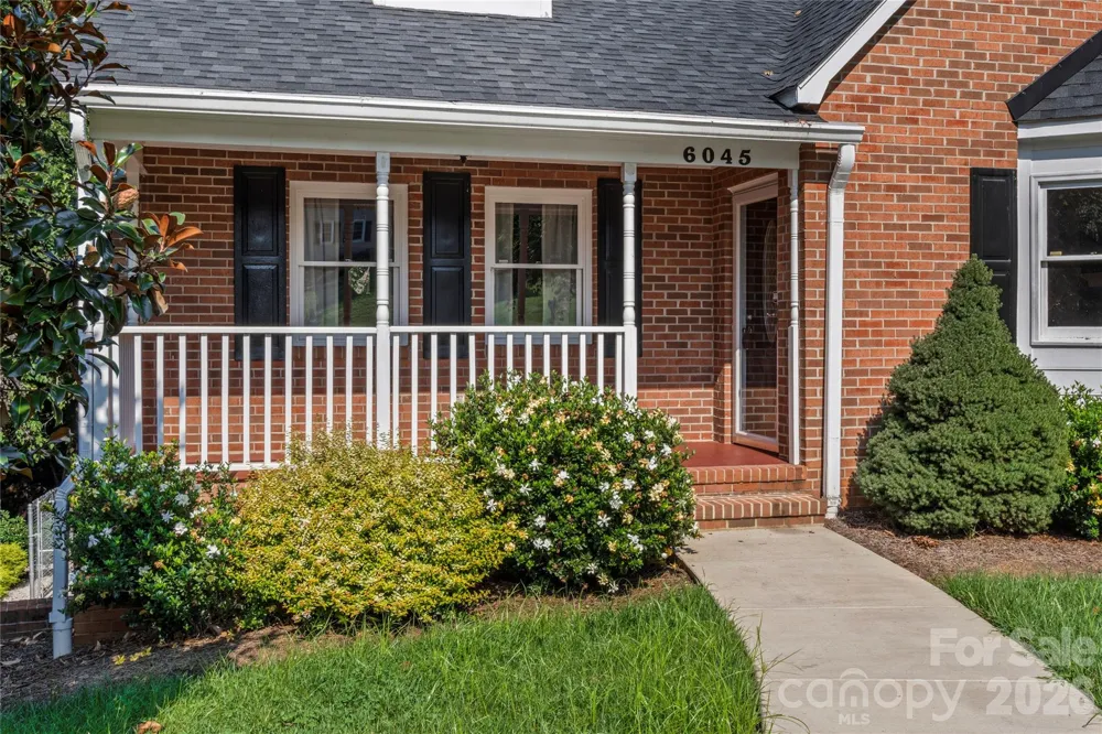 6045 Stone Bluff Drive Clemmons, NC 27012