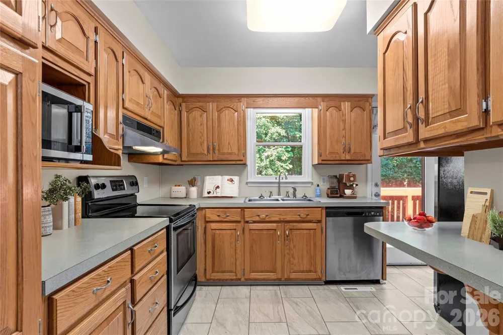 6045 Stone Bluff Drive Clemmons, NC 27012