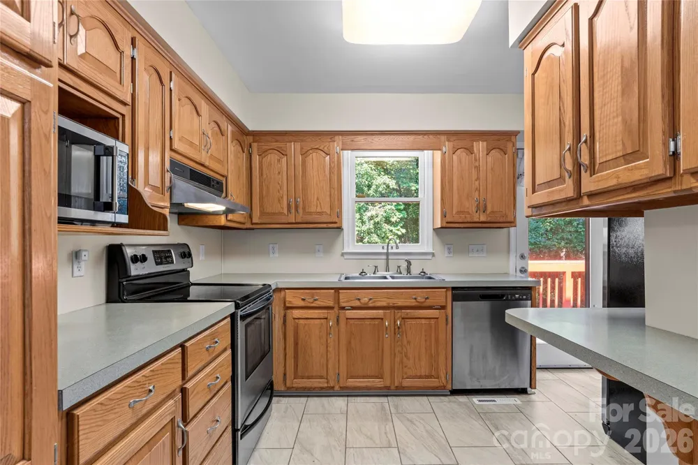 6045 Stone Bluff Drive Clemmons, NC 27012