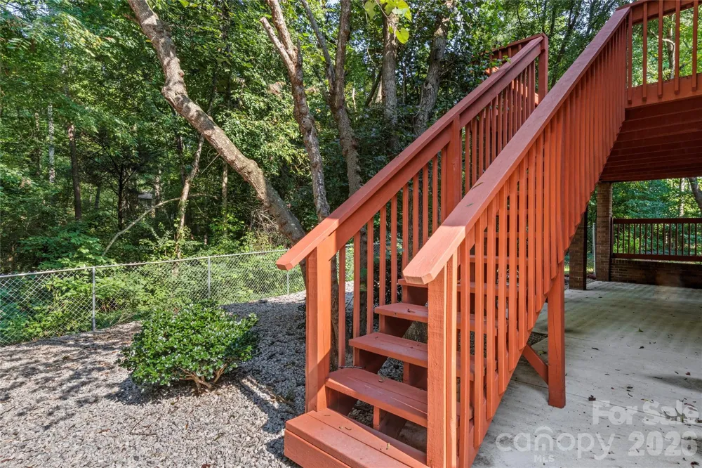6045 Stone Bluff Drive Clemmons, NC 27012