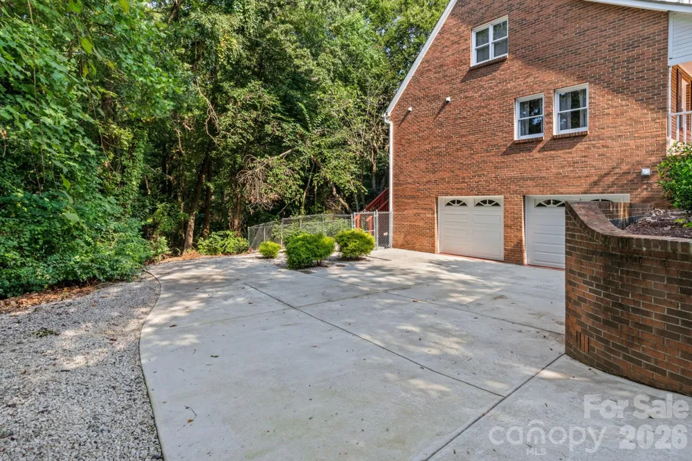 6045 Stone Bluff Drive Clemmons, NC 27012