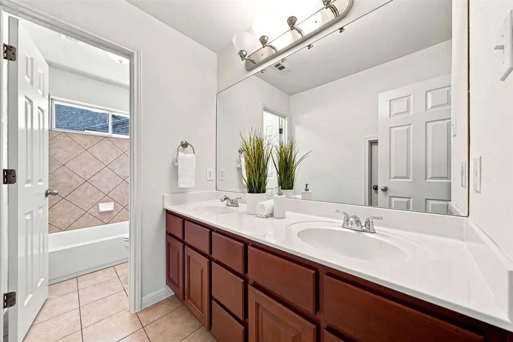 8017 Ladera Verde Drive Austin, TX 78739