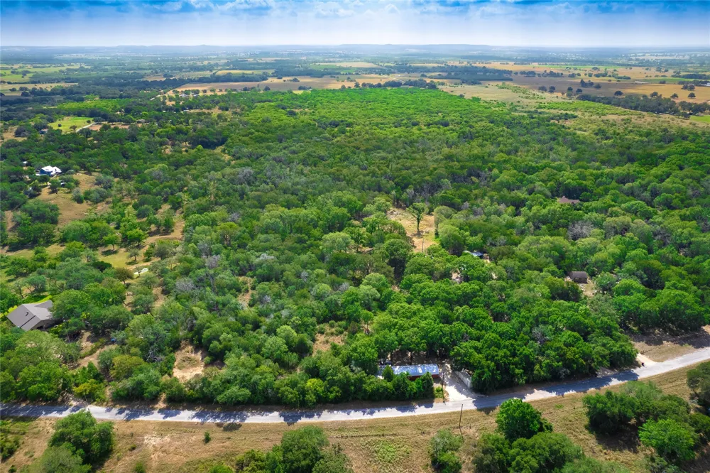 12135 Fm 1322 Luling, TX 78648