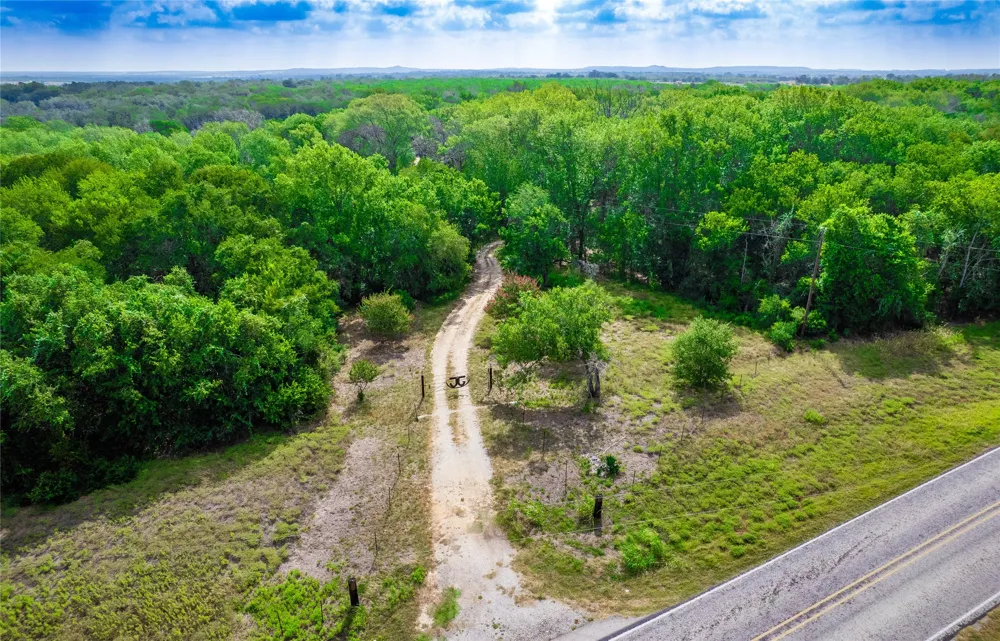 12135 Fm 1322 Luling, TX 78648