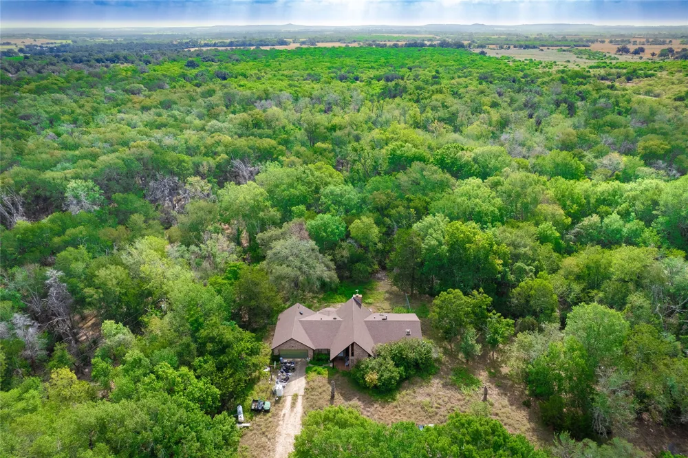 12135 Fm 1322 Luling, TX 78648
