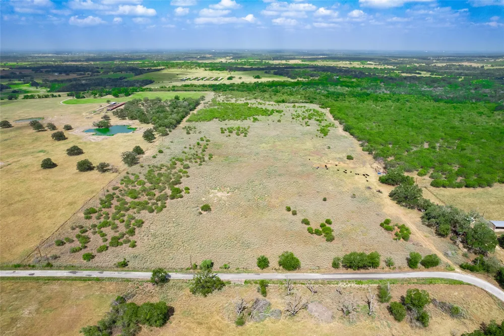 12135 Fm 1322 Luling, TX 78648