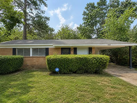 9458 Woodcrest Drive