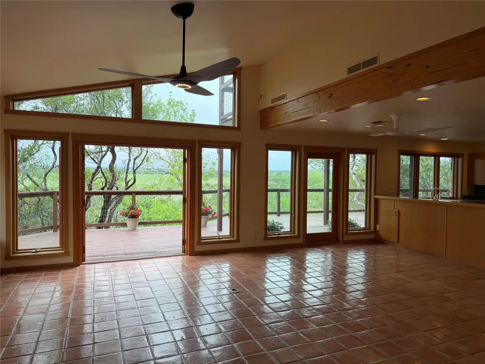 212 Comanche Camp Kyle, TX 78640