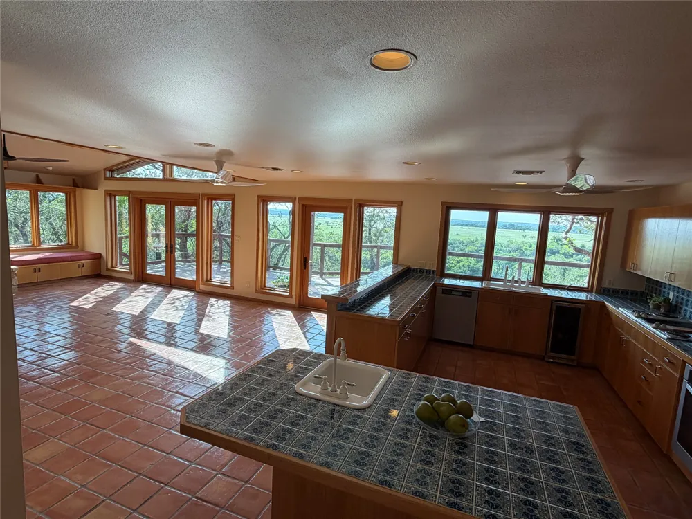 212 Comanche Camp Kyle, TX 78640