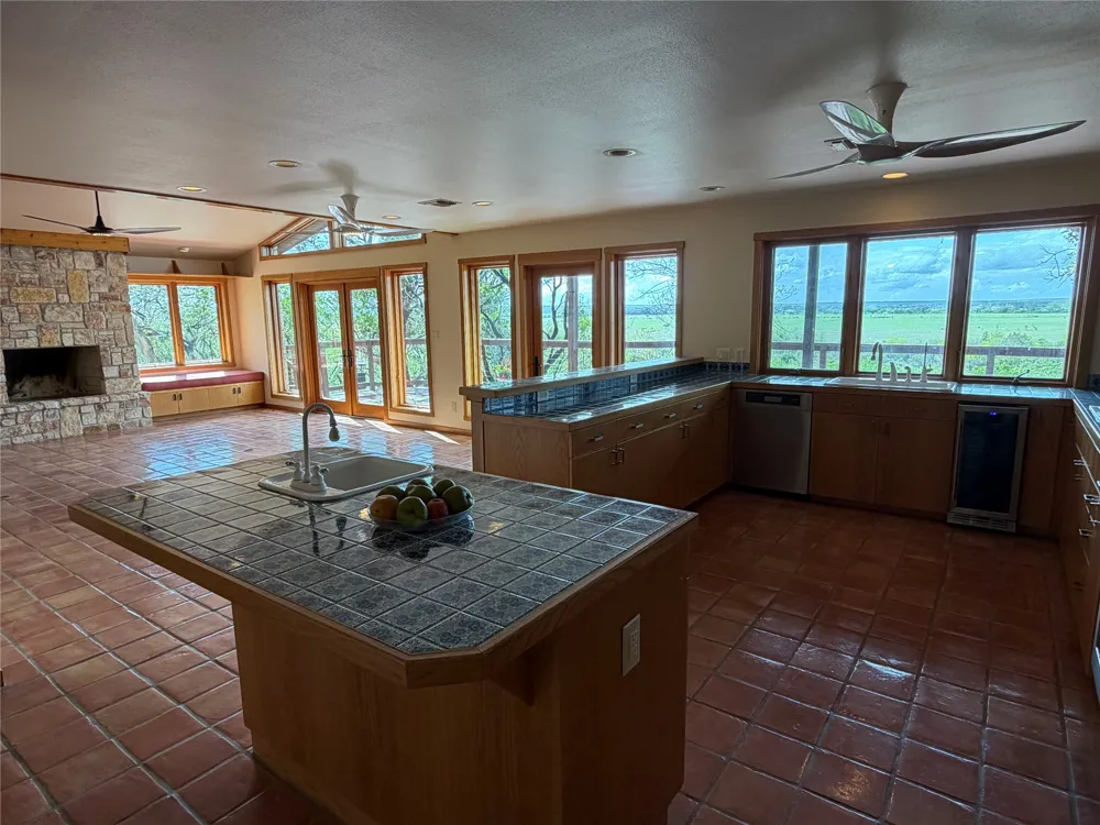 212 Comanche Camp Kyle, TX 78640