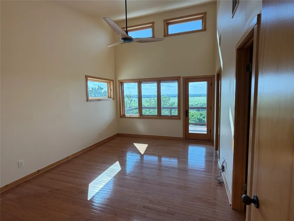 212 Comanche Camp Kyle, TX 78640