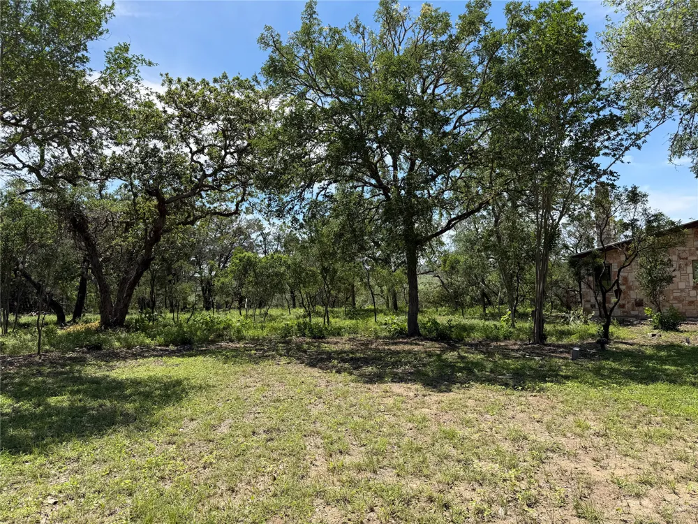 212 Comanche Camp Kyle, TX 78640