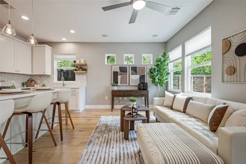 5512 Duval Street #2