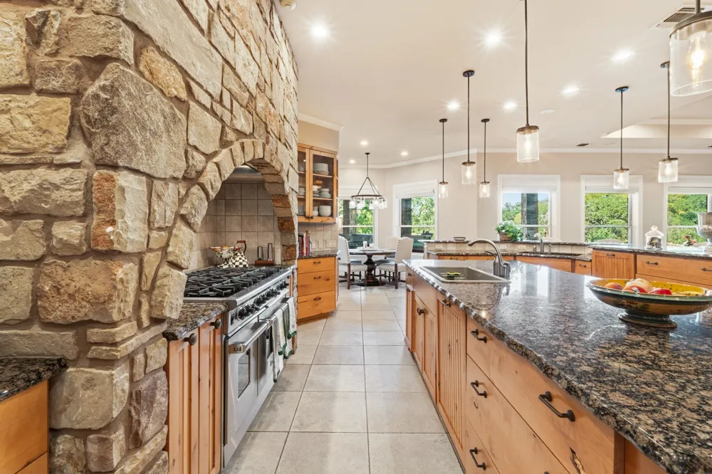 2308 Walsh Drive Round Rock, TX 78681
