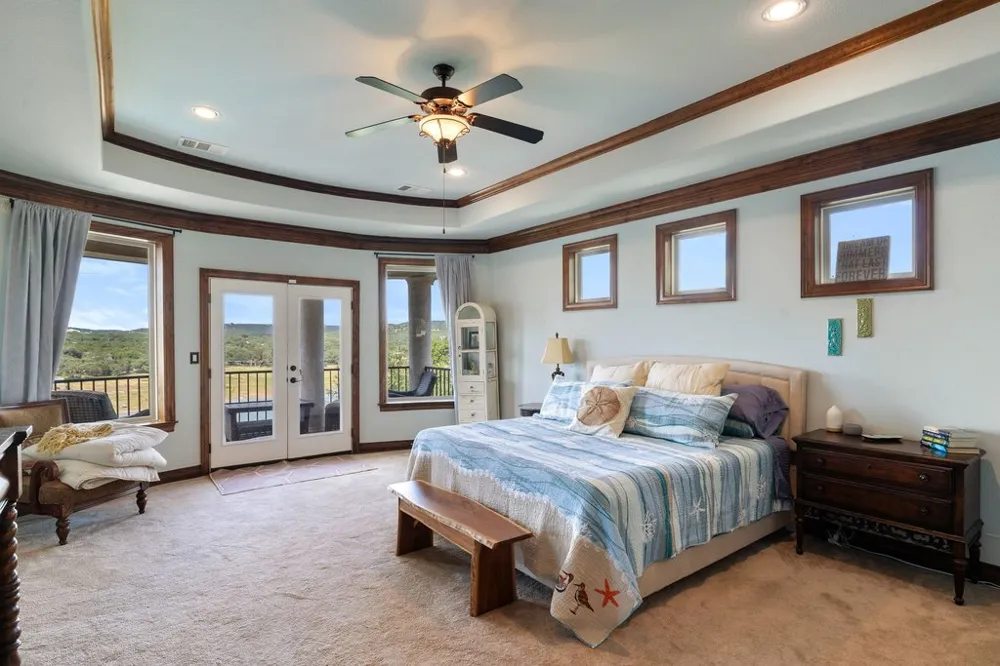17508 Northlake Hills Drive Jonestown, TX 78645