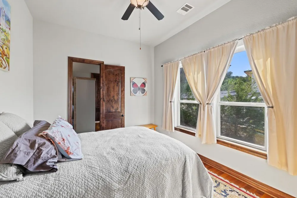 17508 Northlake Hills Drive Jonestown, TX 78645